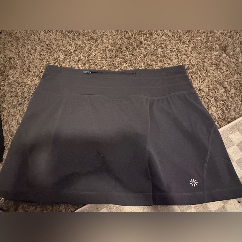 NWOT Athleta Run With It Skort with anti-slip band